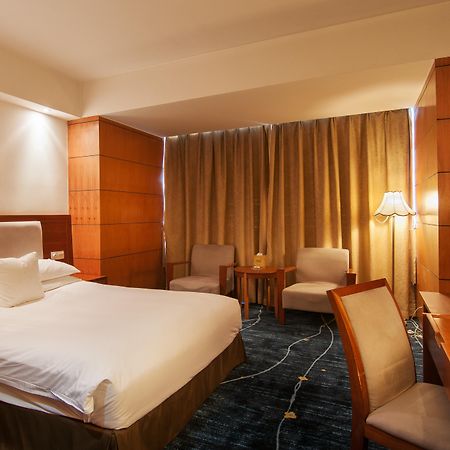 Gloria Plaza Hotel Kangqiao Shanghai Exterior photo