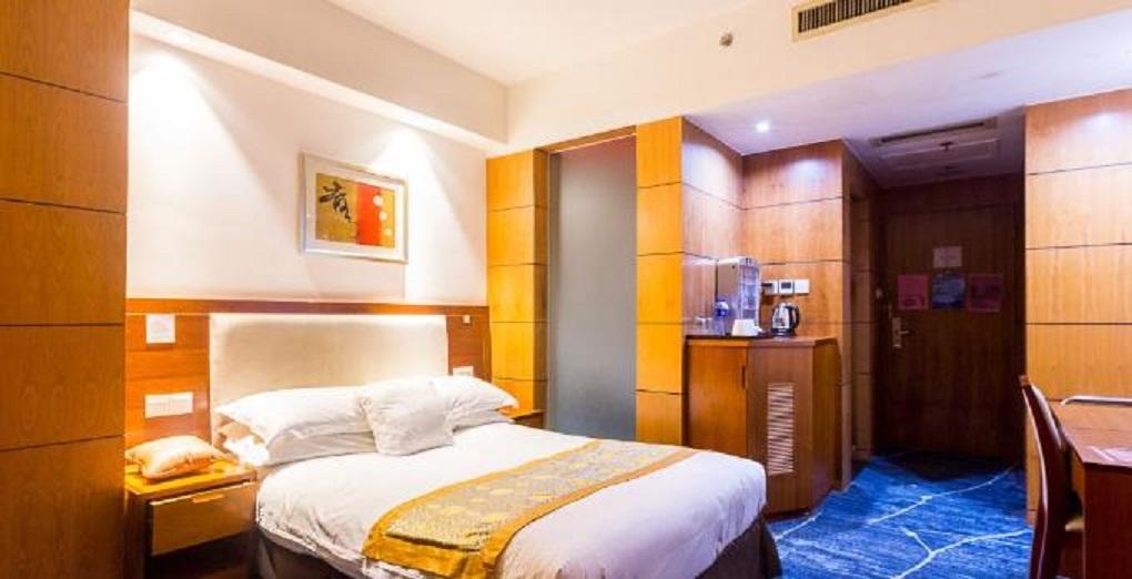 Gloria Plaza Hotel Kangqiao Shanghai Exterior photo