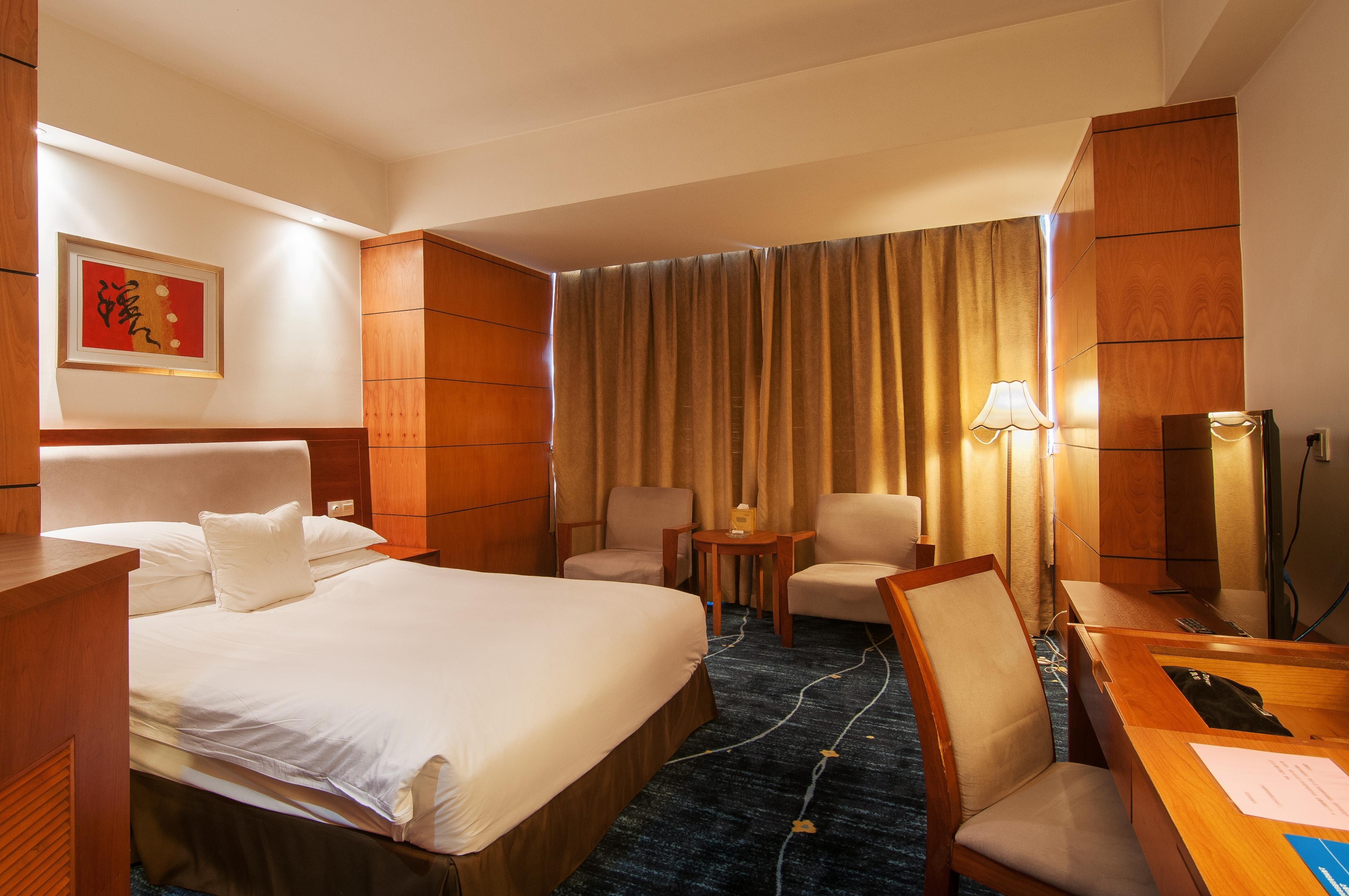Gloria Plaza Hotel Kangqiao Shanghai Exterior photo