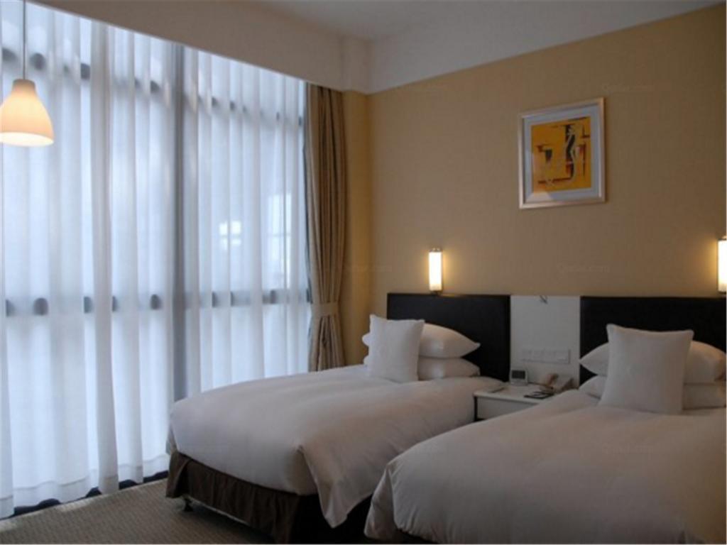 Gloria Plaza Hotel Kangqiao Shanghai Exterior photo