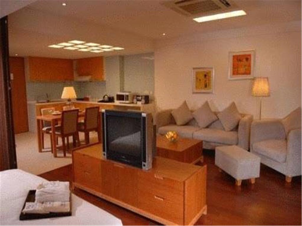 Gloria Plaza Hotel Kangqiao Shanghai Room photo