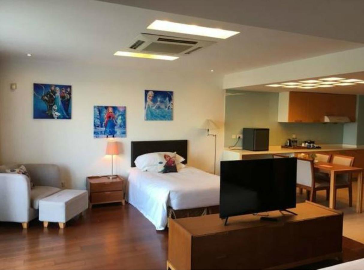 Gloria Plaza Hotel Kangqiao Shanghai Exterior photo