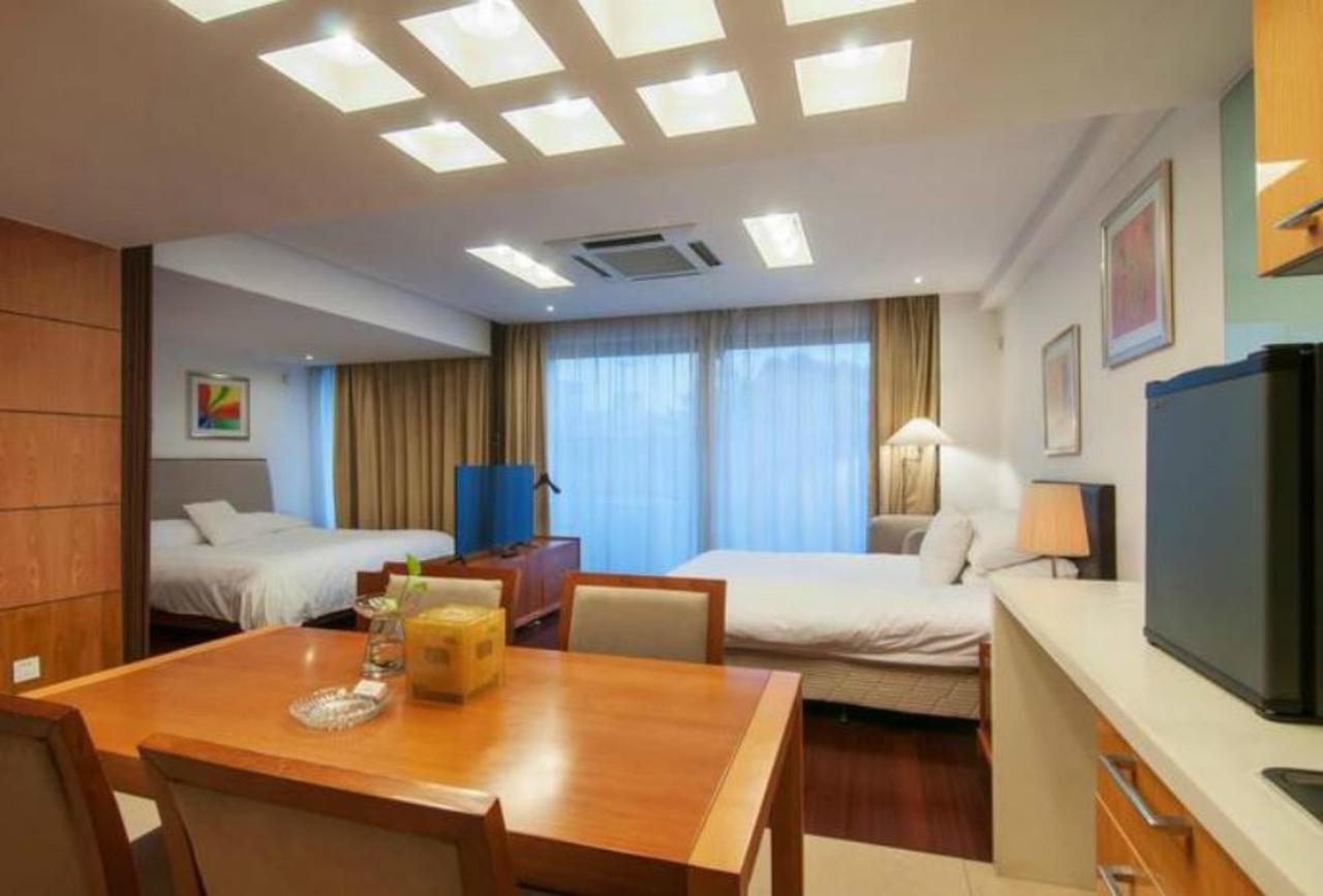 Gloria Plaza Hotel Kangqiao Shanghai Exterior photo