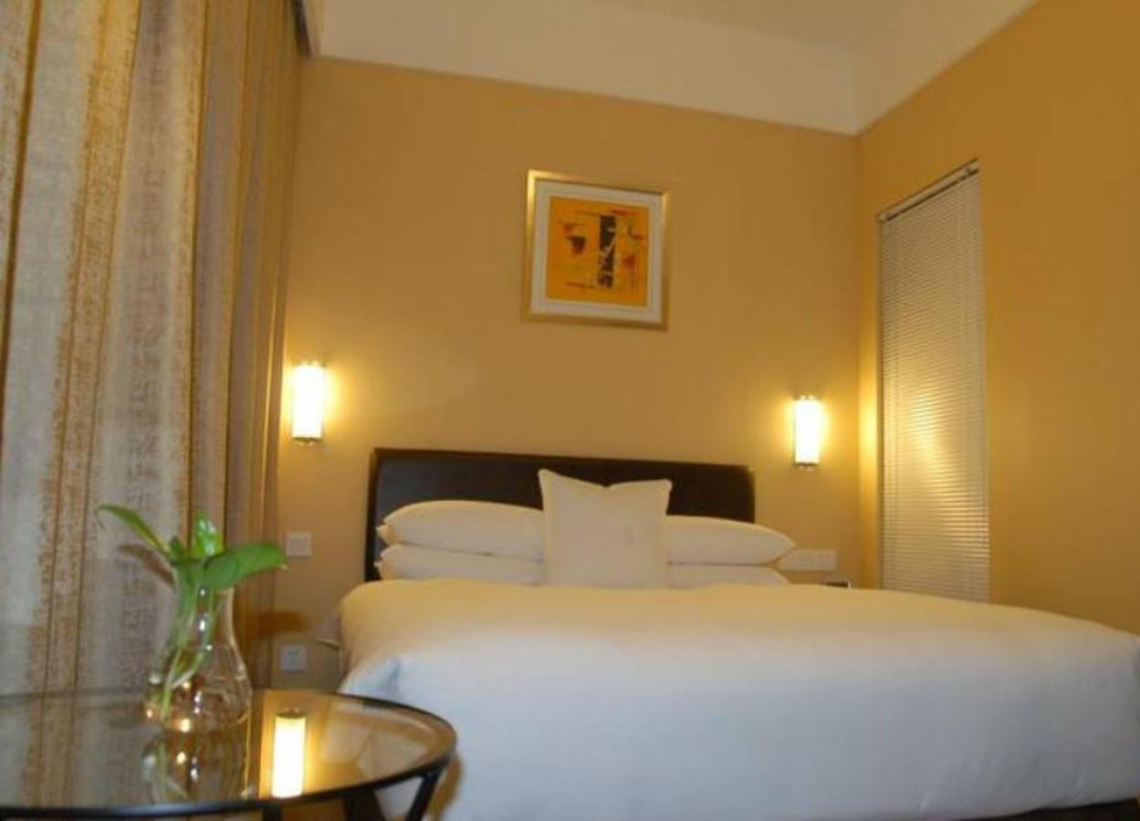 Gloria Plaza Hotel Kangqiao Shanghai Exterior photo