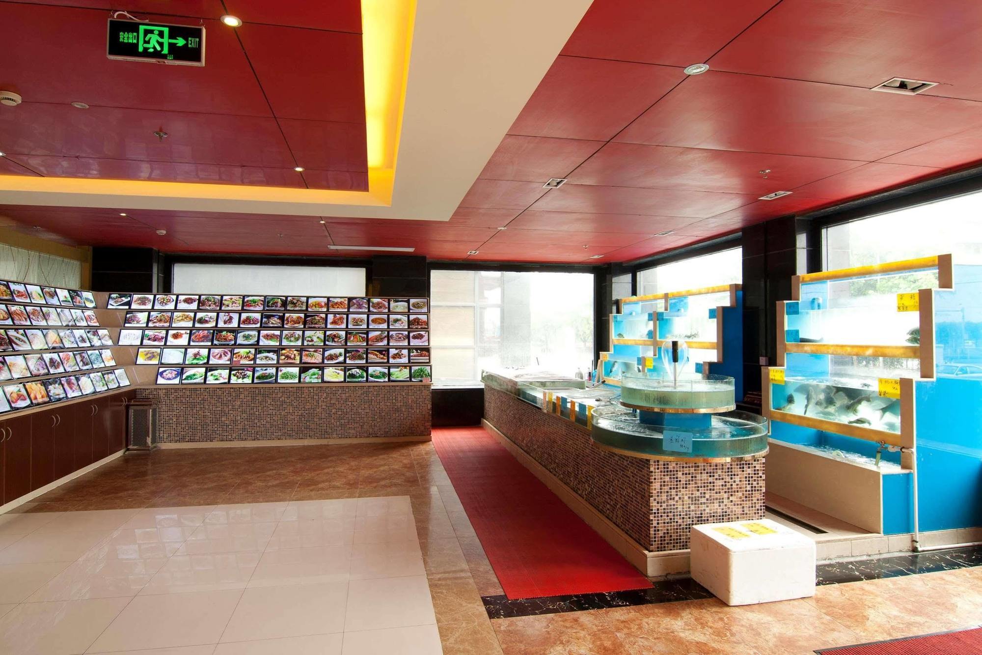 Gloria Plaza Hotel Kangqiao Shanghai Exterior photo