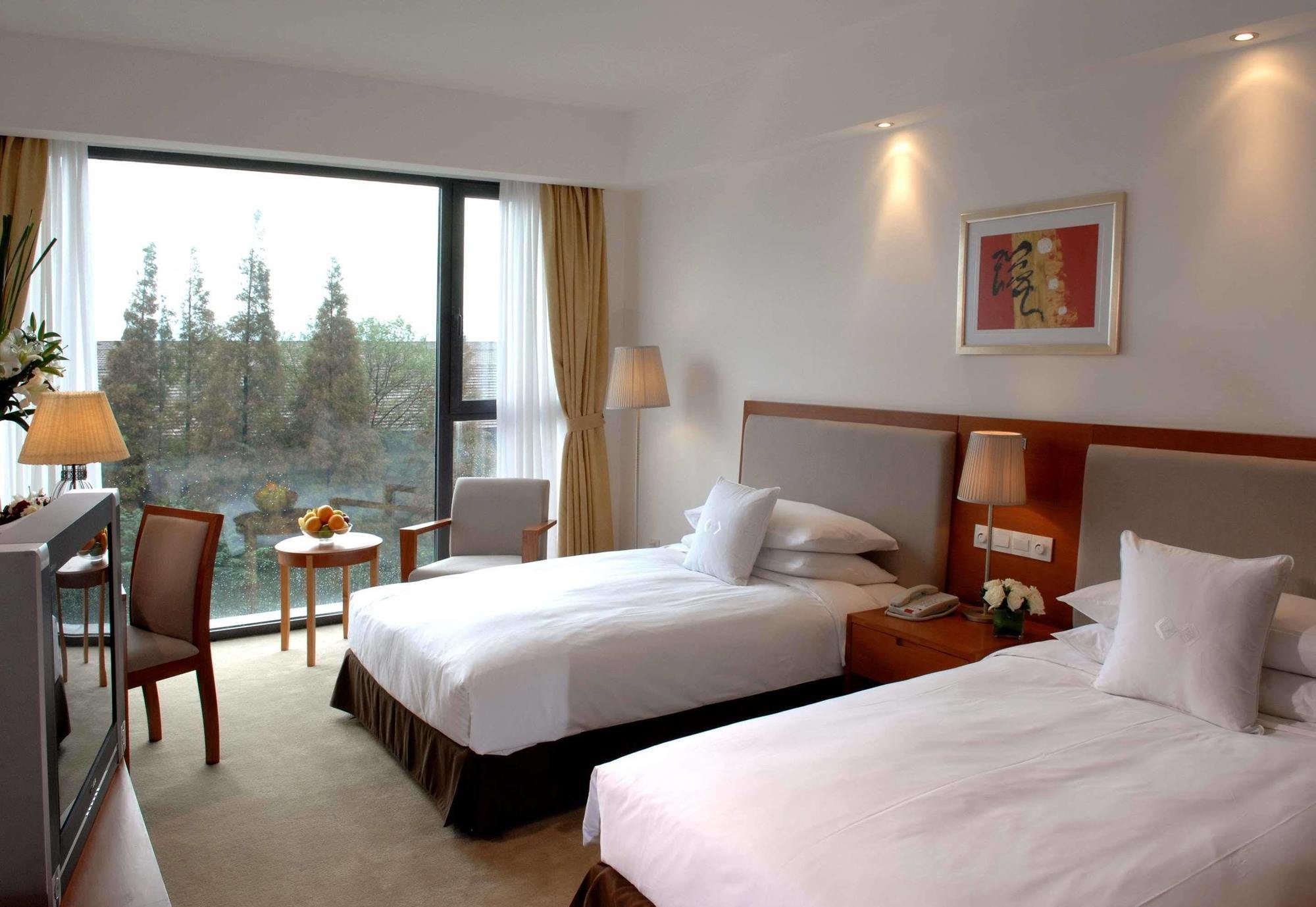 Gloria Plaza Hotel Kangqiao Shanghai Exterior photo