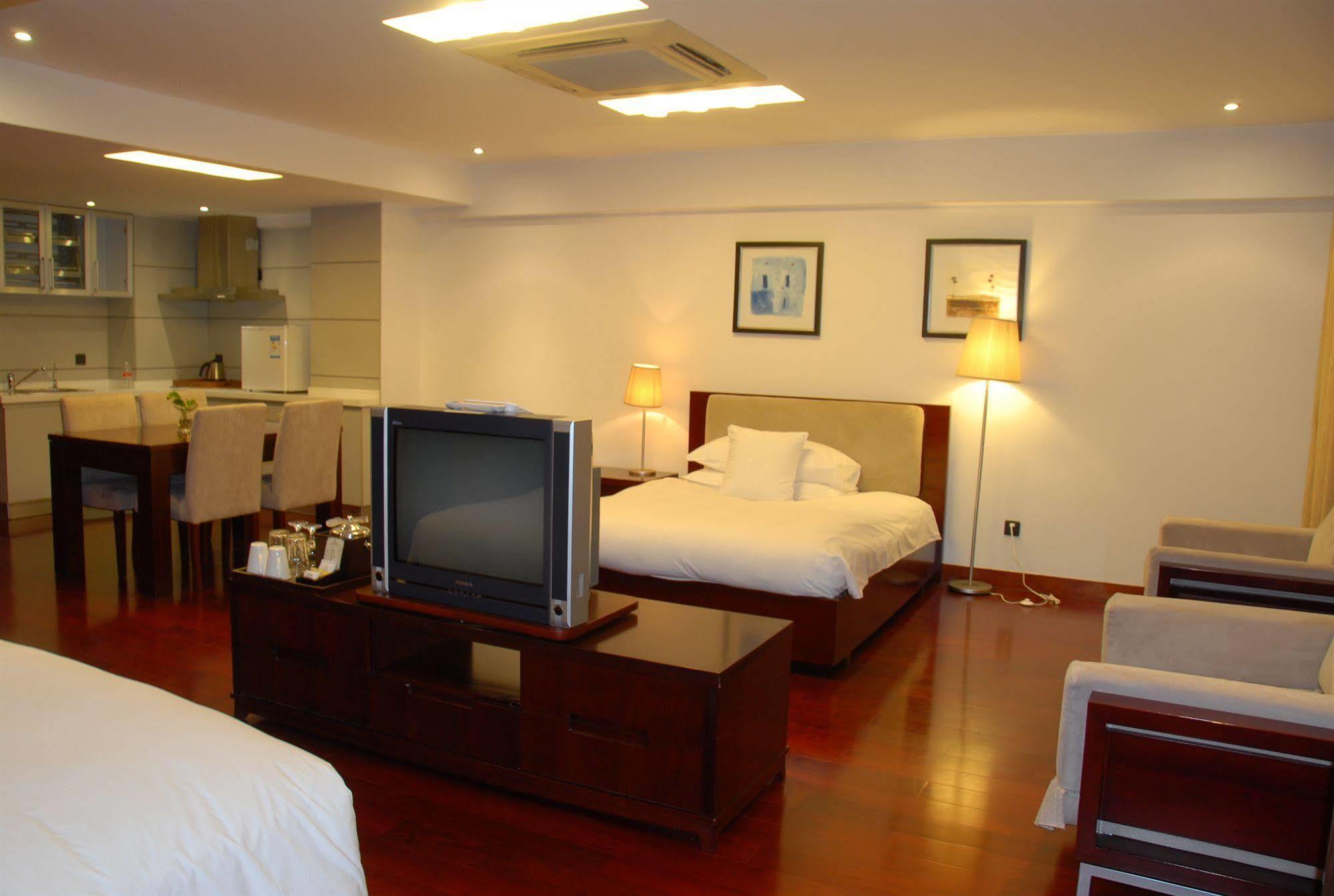 Gloria Plaza Hotel Kangqiao Shanghai Exterior photo